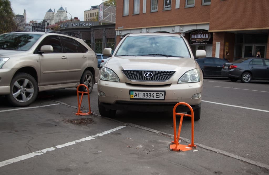Пример использования устройств резервирования парковочных мест от Каме